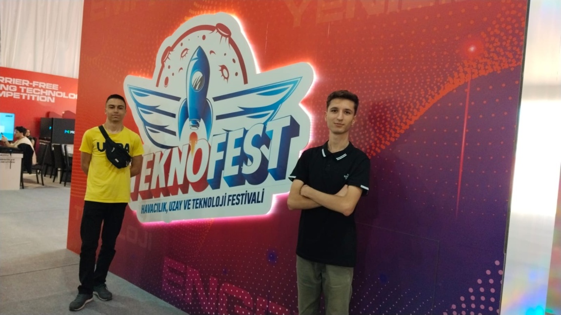 İlhami Ertem Anadolu Lisesi Öğrencilerinden TEKNOFEST te Büyük Başarı